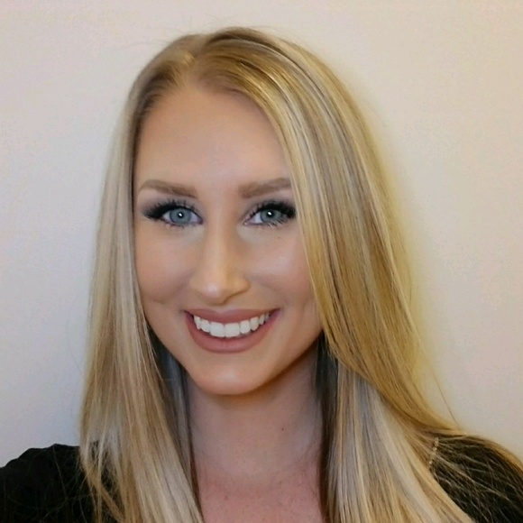 Meet your Posher, Tiffany - Picture 1 of 1